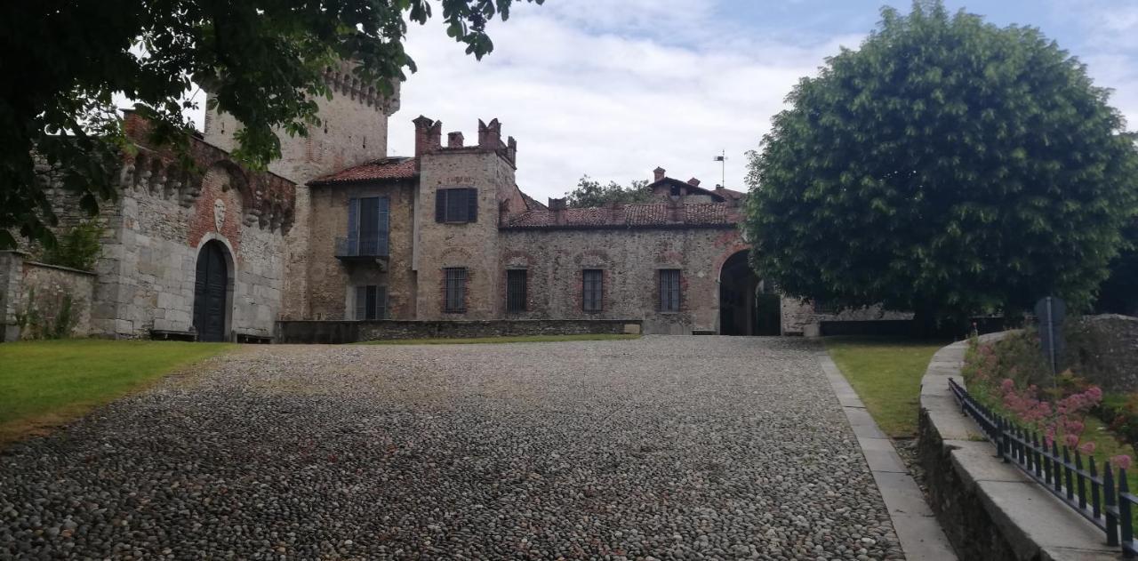 Bed and Breakfast A Due Passi Dal Castello à Somma Lombardo Extérieur photo
