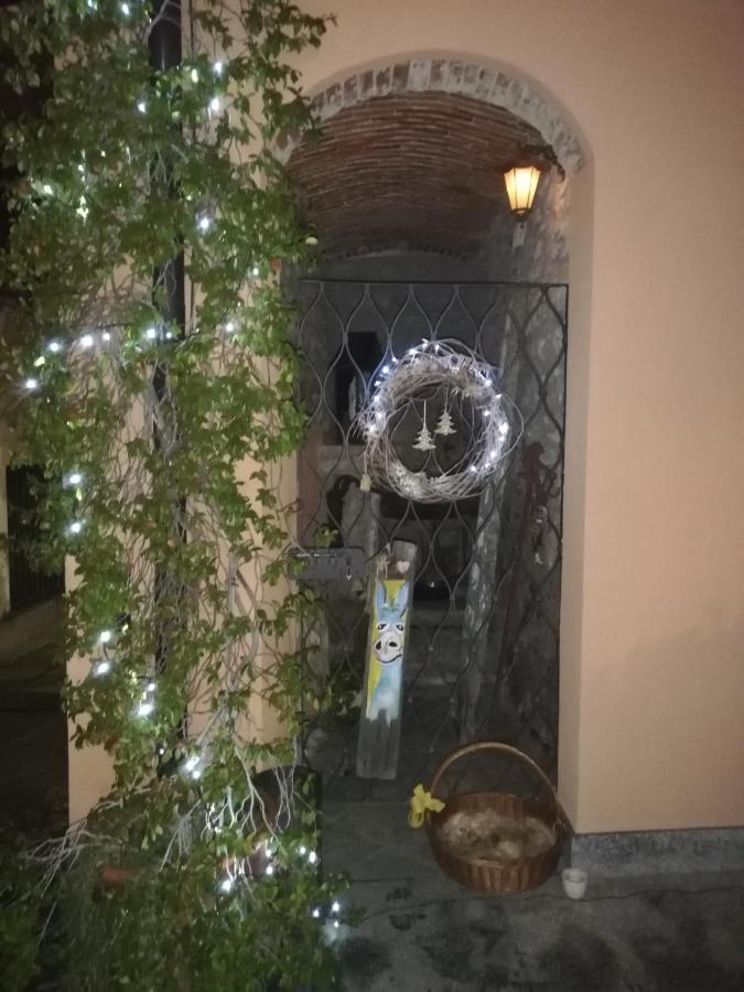 Bed and Breakfast A Due Passi Dal Castello à Somma Lombardo Extérieur photo