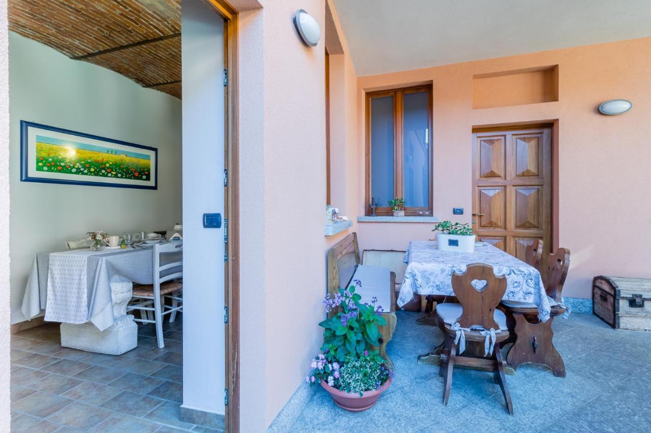 Bed and Breakfast A Due Passi Dal Castello à Somma Lombardo Extérieur photo